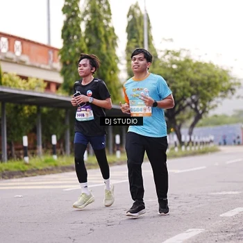 Runner Photo 8366113