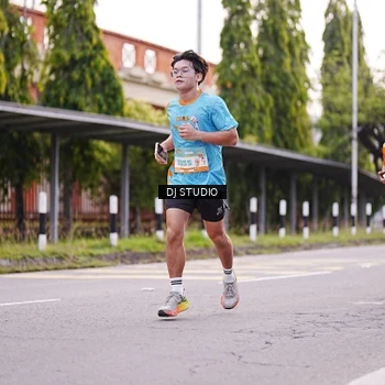 Runner Photo 8366155