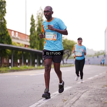 Runner Photo 8366203