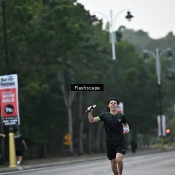 Runner Photo 8366215