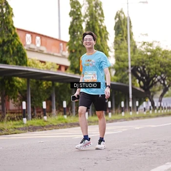 Runner Photo 8366254