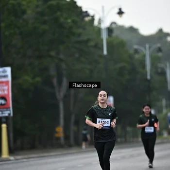 Runner Photo 8366259