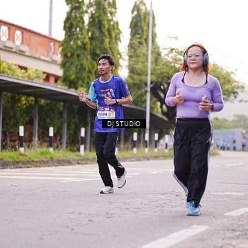 Runner Photo 8366323