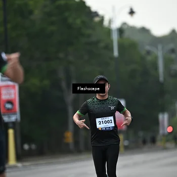 Runner Photo 8366475