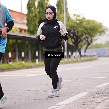 Runner Photo 8366653