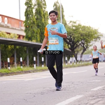 Runner Photo 8366681