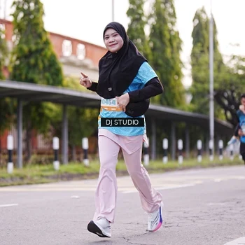 Runner Photo 8367100