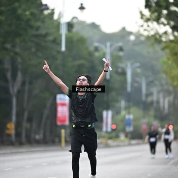Runner Photo 8368675