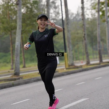 Runner Photo 8370100