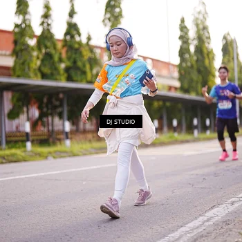 Runner Photo 8371158