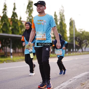 Runner Photo 8372008