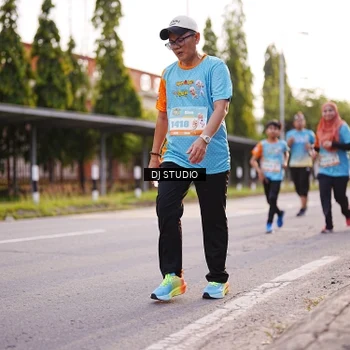 Runner Photo 8372040