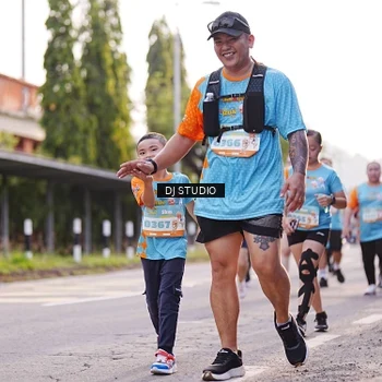 Runner Photo 8372258