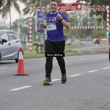 Runner Photo 8372300