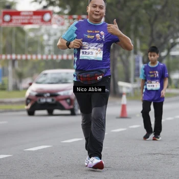 Runner Photo 8372458