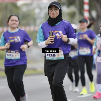Runner Photo 8372532