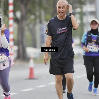Runner Photo 8372546