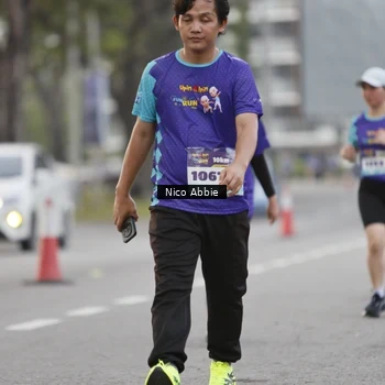 Runner Photo 8372702