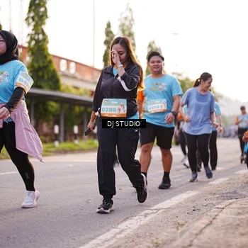 Runner Photo 8373034
