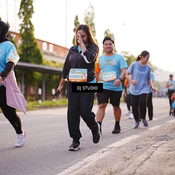Runner Photo 8373038