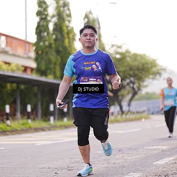Runner Photo 8373238