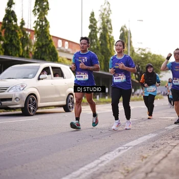 Runner Photo 8373875