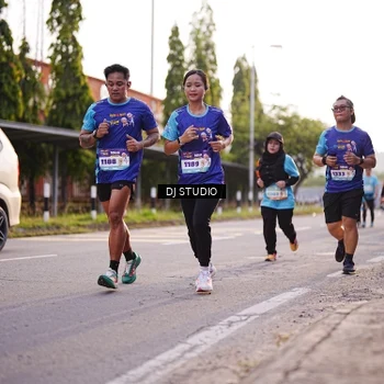 Runner Photo 8373886