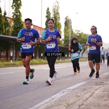 Runner Photo 8373888