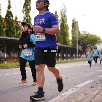 Runner Photo 8373964