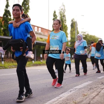 Runner Photo 8374024