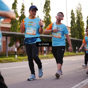 Runner Photo 8374246