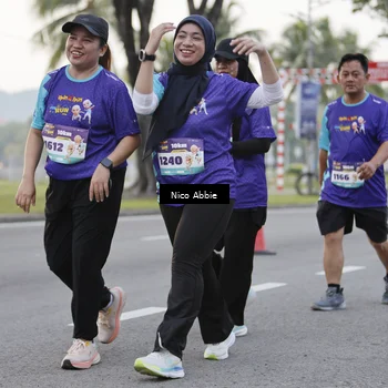 Runner Photo 8374335