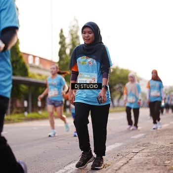 Runner Photo 8374765