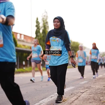 Runner Photo 8374766