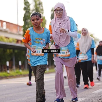 Runner Photo 8374901