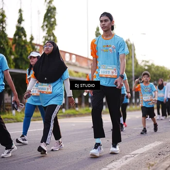 Runner Photo 8374951