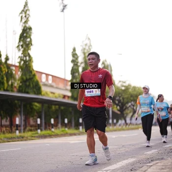 Runner Photo 8376149