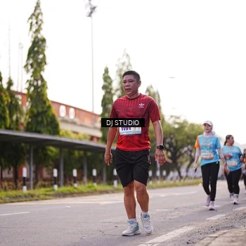 Runner Photo 8376328