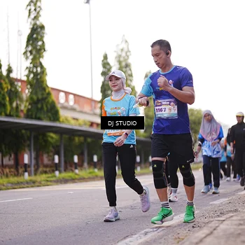 Runner Photo 8376350