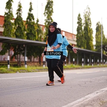 Runner Photo 8378101