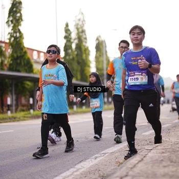 Runner Photo 8378274