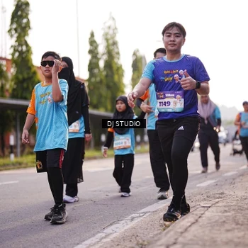 Runner Photo 8378275