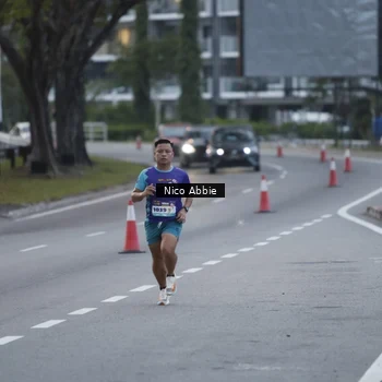 Runner Photo 8378422
