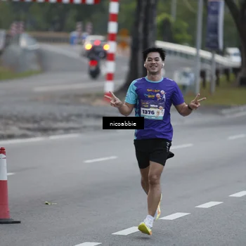 Runner Photo 8378427