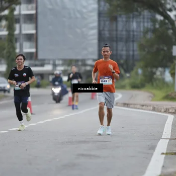 Runner Photo 8378474