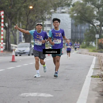 Runner Photo 8378671
