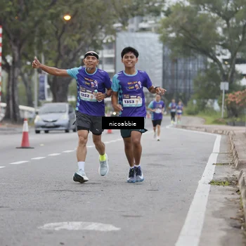 Runner Photo 8378675