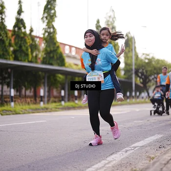 Runner Photo 8378677