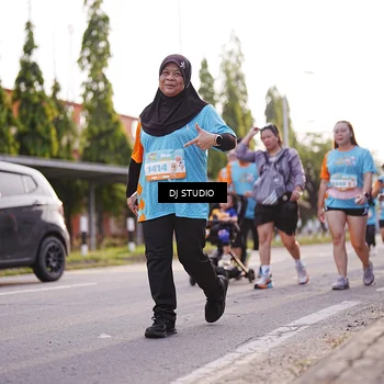 Runner Photo 8379773
