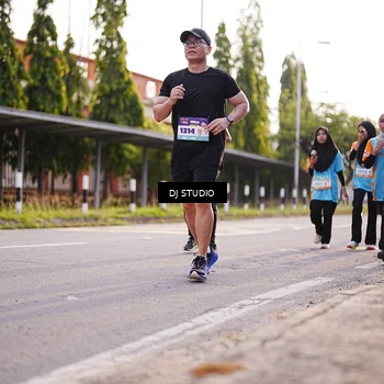 Runner Photo 8380203